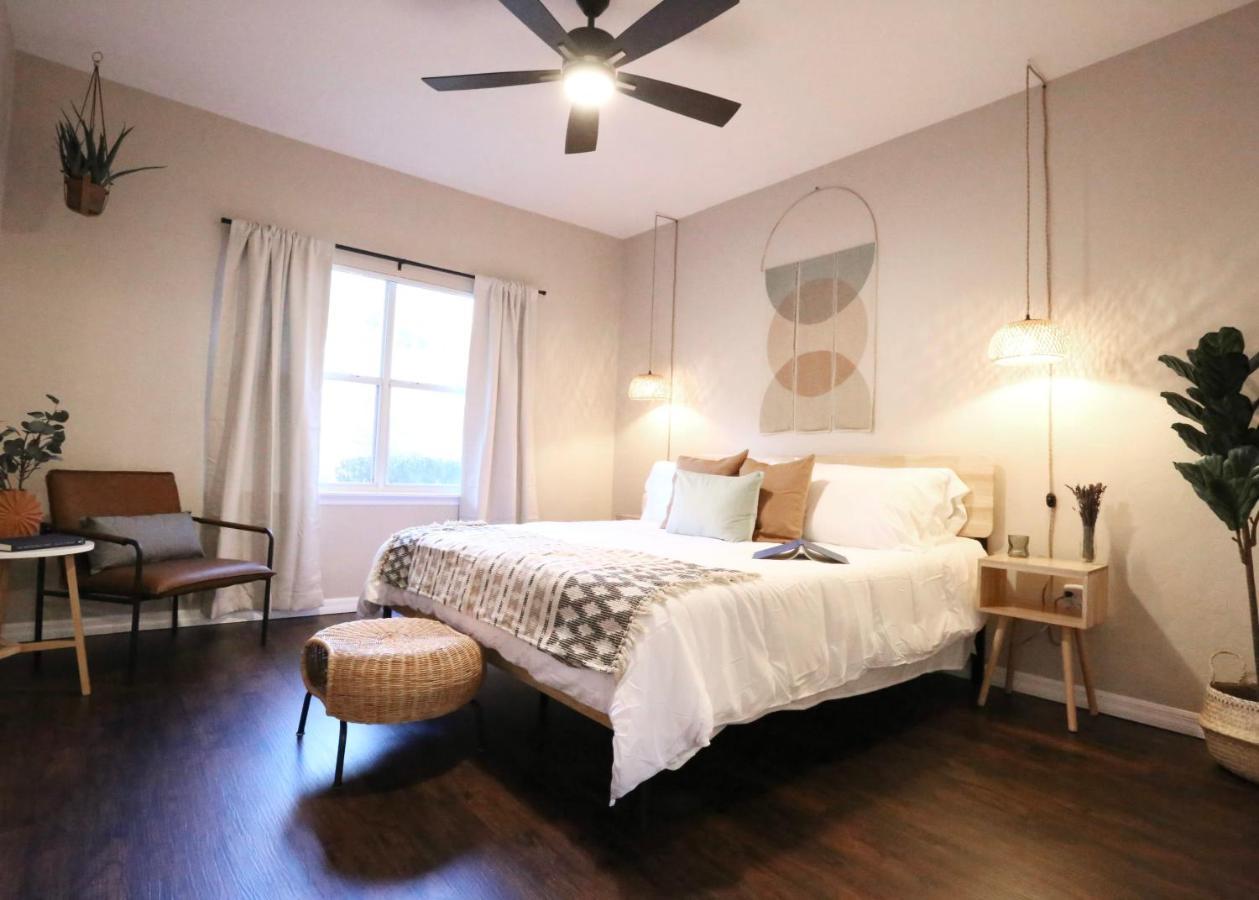 Nomad Retreat King Bed Boutique Condo W Garage Ґейнсвілл Екстер'єр фото