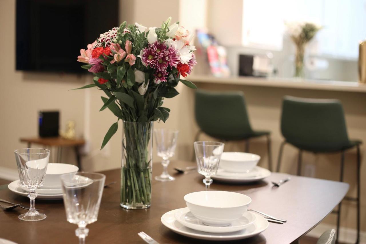Nomad Retreat King Bed Boutique Condo W Garage Ґейнсвілл Екстер'єр фото