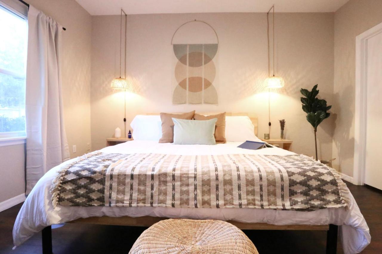 Nomad Retreat King Bed Boutique Condo W Garage Ґейнсвілл Екстер'єр фото