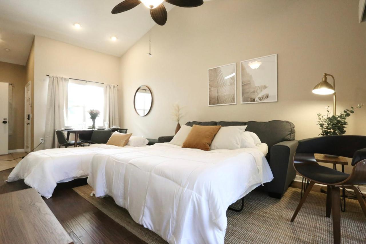 Nomad Retreat King Bed Boutique Condo W Garage Ґейнсвілл Екстер'єр фото
